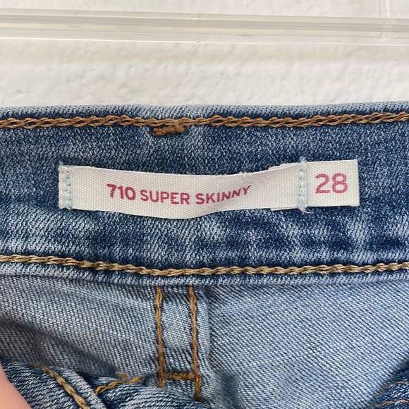 Levi’s 710 distressed super skinny jeans - Picture 2 of 4